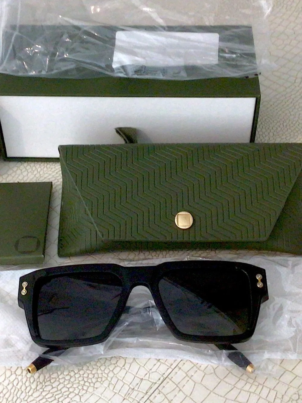 RARE AKONI HERCULES BLK - AKS-105D-54 GLD RECTANGLE SUNGLASSES
